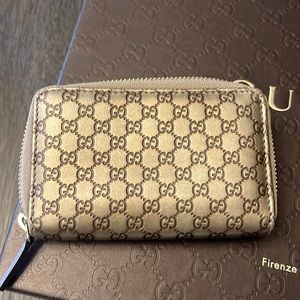Pre-Loved Micro GG Guccissima Pattern card holder/ wallet.